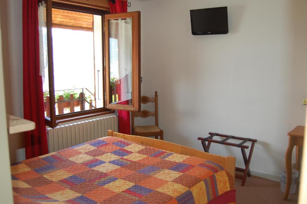 Au Bon Logis Hotel Ризул Стая снимка