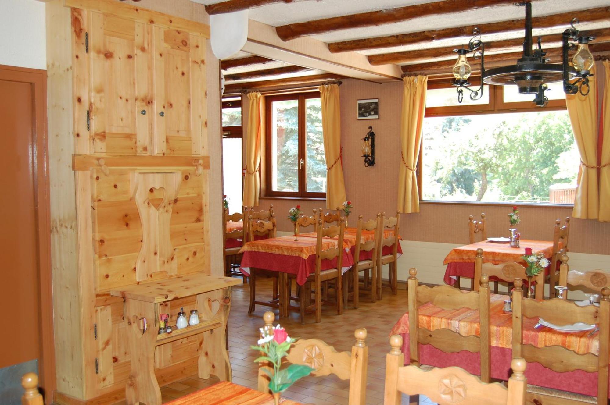 Au Bon Logis Hotel Ризул Екстериор снимка