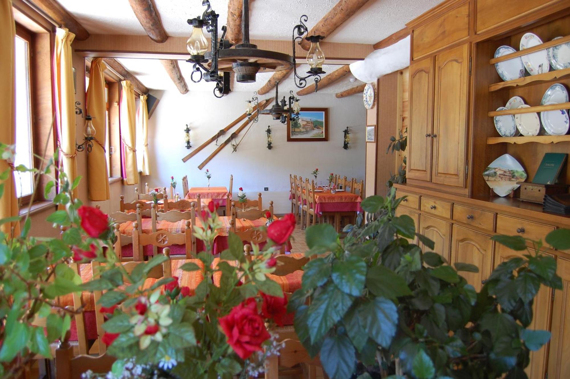 Au Bon Logis Hotel Ризул Екстериор снимка