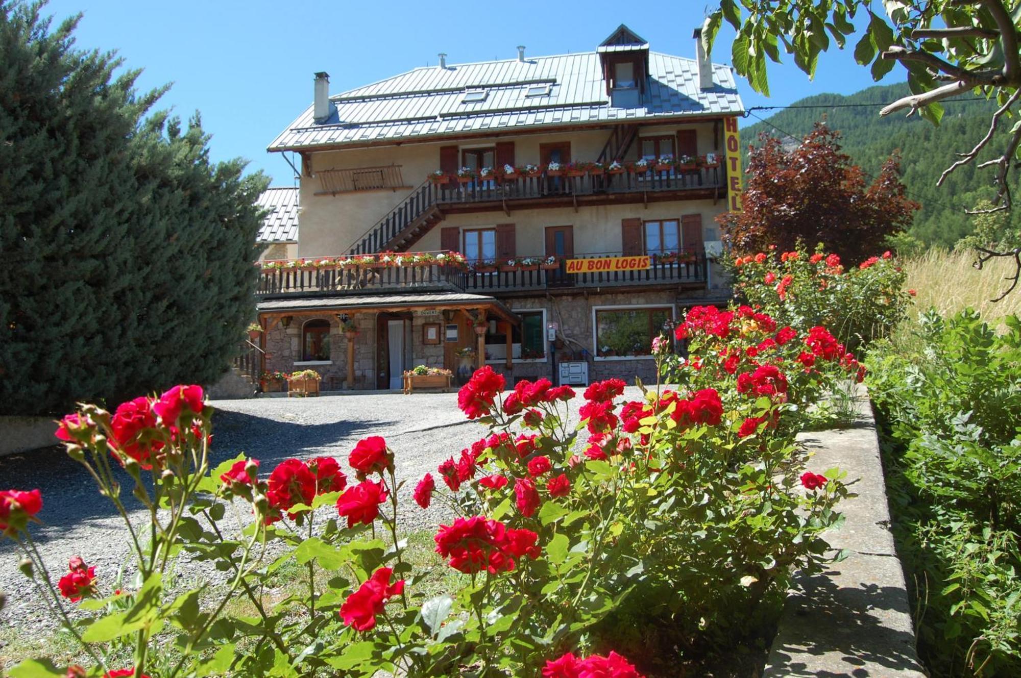 Au Bon Logis Hotel Ризул Екстериор снимка